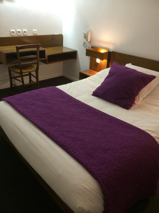 Logis Hotel Le Dahu Parigny  외부 사진